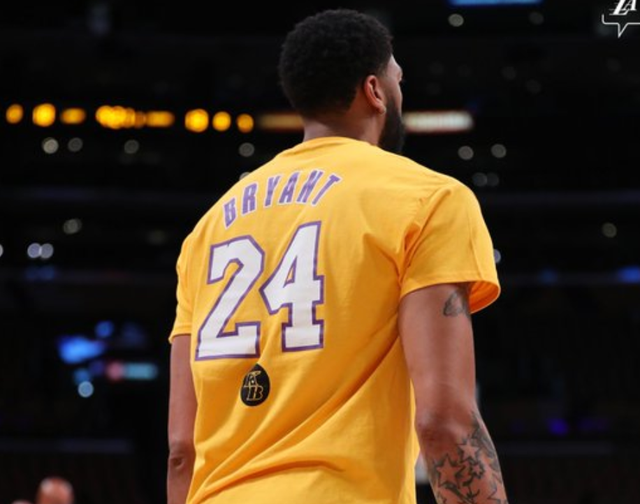 NBA焦点战：勇士主场逆转掘金,（NBA焦点之战：勇士主场大逆转击败掘金）