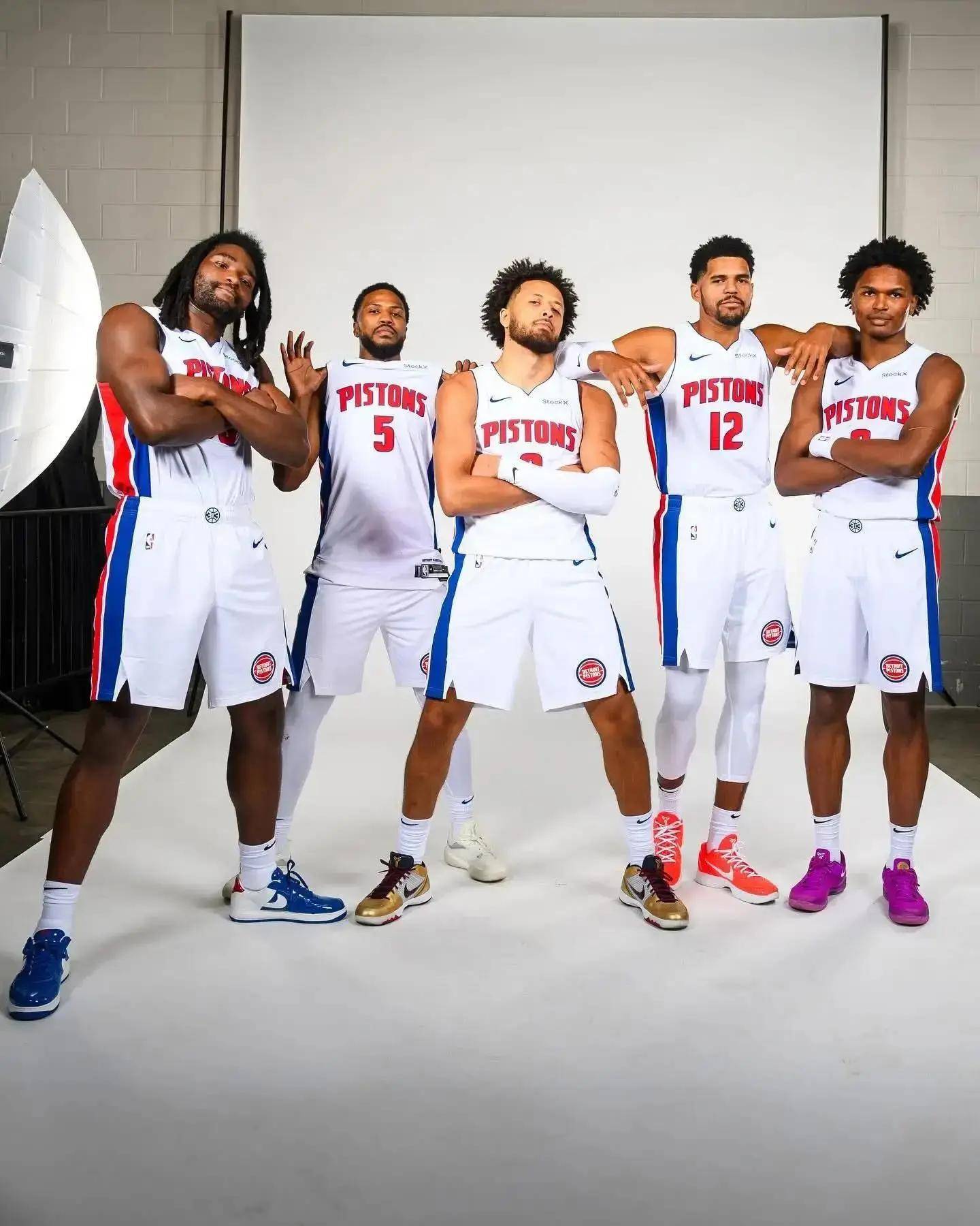 混团世界杯｜王楚钦一日完成三项切换：有点累，靠适应与队友信心（混团世界杯｜王楚钦一天三项切换：略感疲惫，凭适应与队友信心支撑）