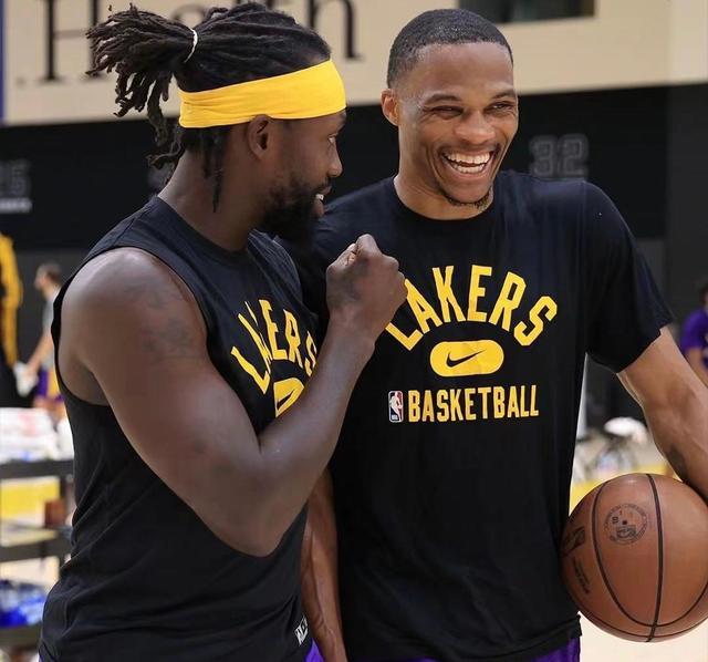 绿茵传承，足球主题文化展“十五运”站在广东美术馆开幕（“十五运”绿茵传承足球主题文化展在广东美术馆启幕）