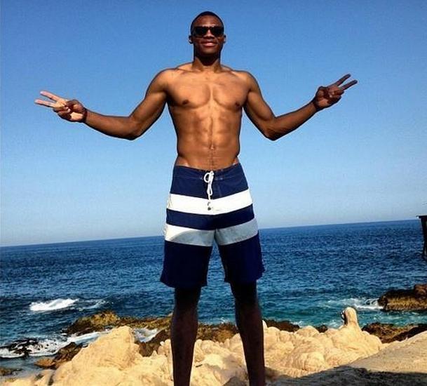 曼城客战皇马大名单：哈兰德领衔，福登、B席、多纳鲁马在列（曼城客场挑战皇马名单出炉：哈兰德领衔，福登、B席、多纳鲁马入选）