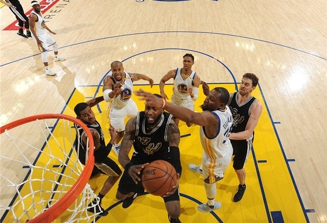 詹卢卡-曼奇尼：意大利渴望参加世界杯，每个人都会全力以赴（詹卢卡-曼奇尼：意大利盼登上世界杯舞台，人人必将拼尽全力）