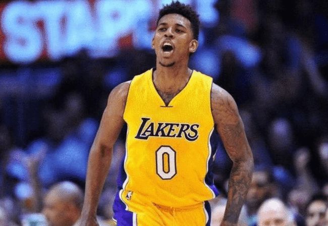 日职联半场：细谷真大梅开二度，新潟天鹅0-2柏太阳神（J1联赛半场：细谷真大双响，柏太阳神2-0领先新潟天鹅）