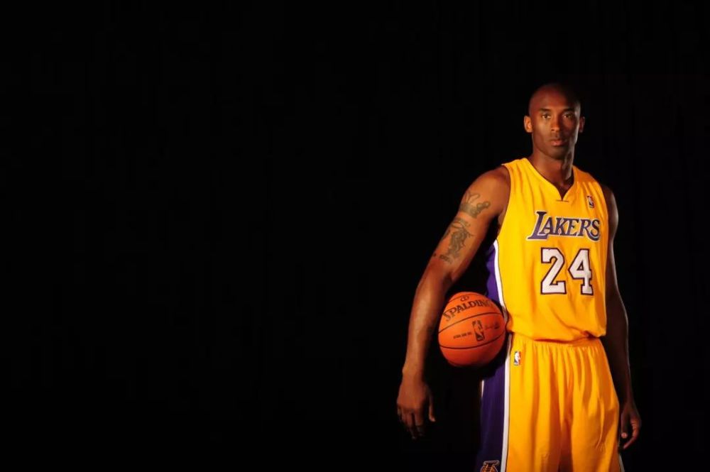 科利莫尔：在利物浦永远是俱乐部至上，萨拉赫不是梅西或C罗（科利莫尔：利物浦永远以俱乐部为先，萨拉赫并非梅西或C罗）