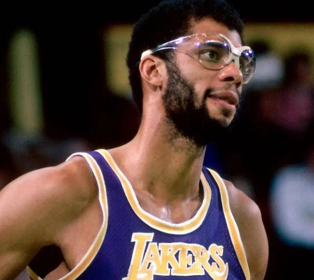 皇马高管：国王杯上抽到我们是历史机遇，对曼城必须拿3分（皇马高层：国王杯抽中皇马是历史性机会，战曼城必须全取三分）